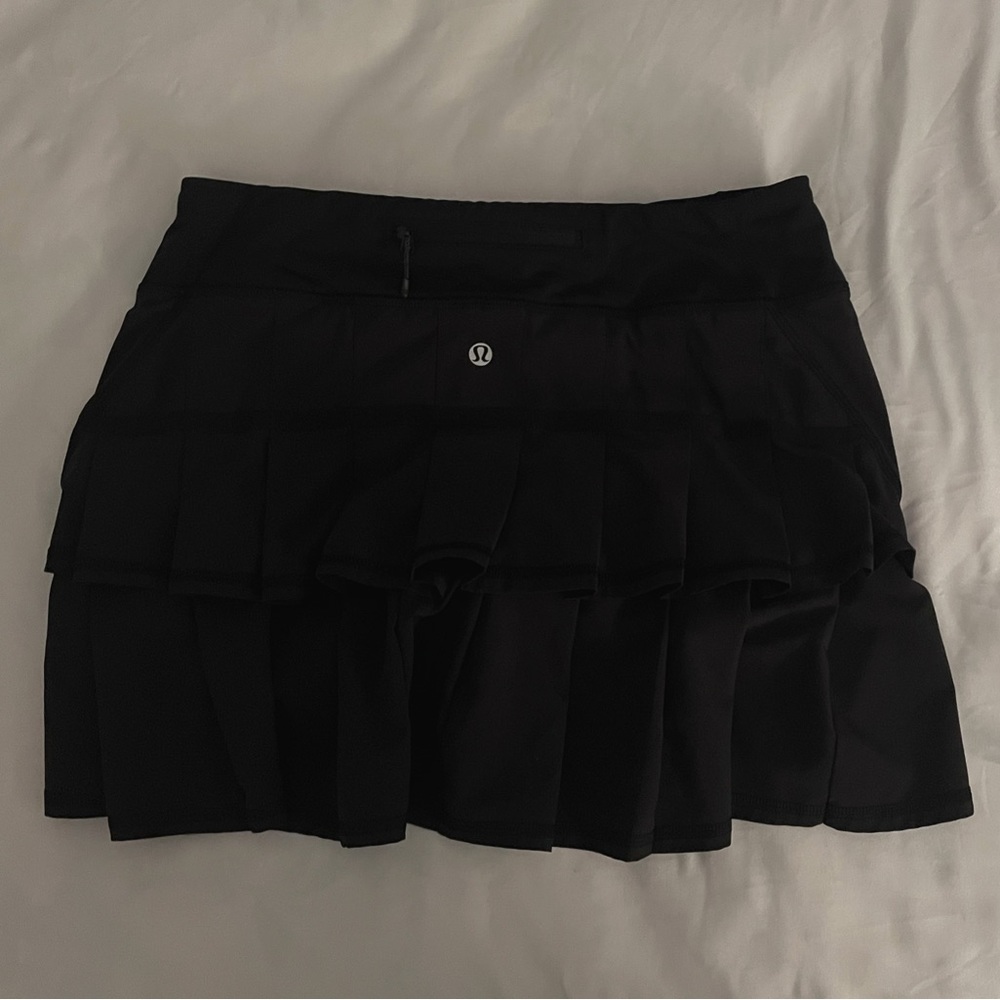 Lululemon vintage black tennis skirt ! Vintage pace setter skirt
